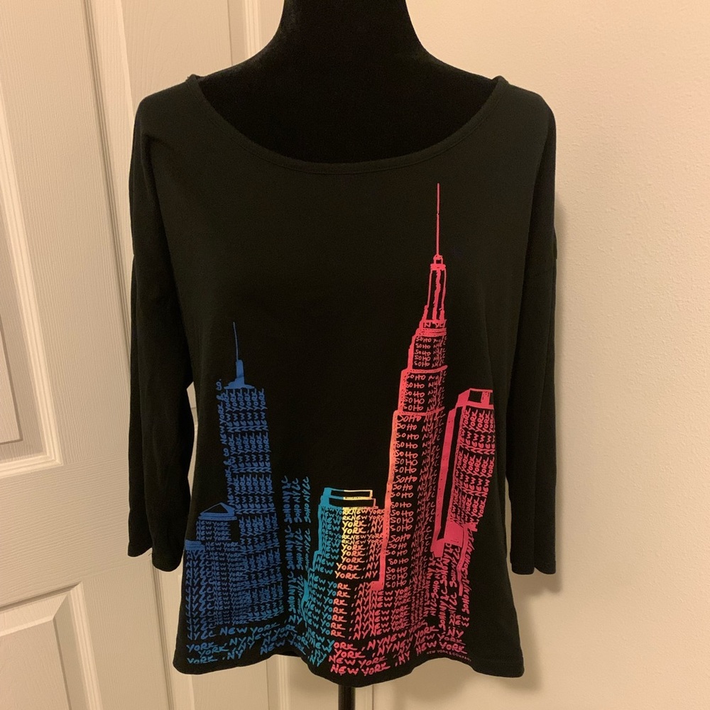 ☀️2 for $22☀️ New York City skyline shirt